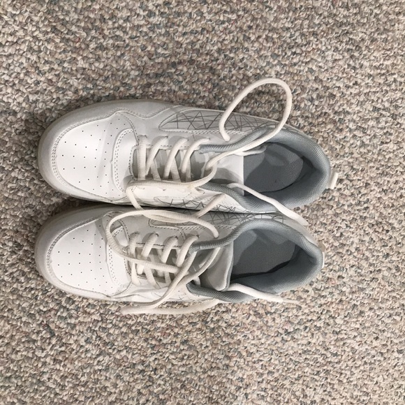 Light Up Sneakers - Picture 4 of 9